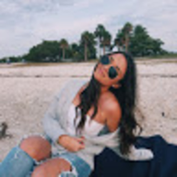 Meet your Posher, Kailey - Picture 1 of 1